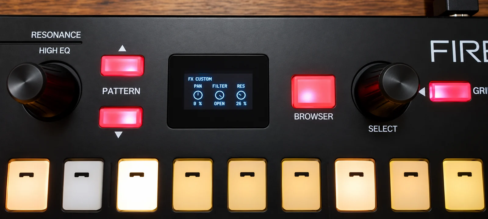 Knobs e tela de FX do controlador Akai Fire